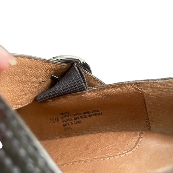 Sofft 7 1/2 Brown Suede Shoes Heels 3 1/2 inch - Picture 3 of 10